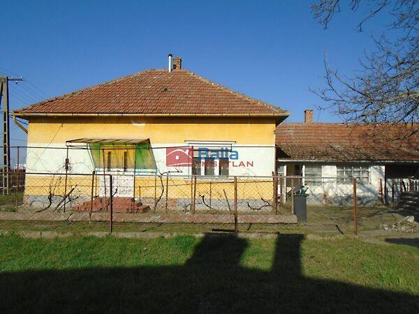 Törteli, Kőröstetétlen képe