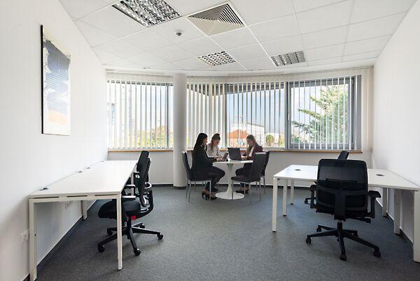 Northside Business Centres, 2nd floor, BC91 Office building, Váci út 91., Budapest, Hungary, Budapest, XIII. kerület 3. képe