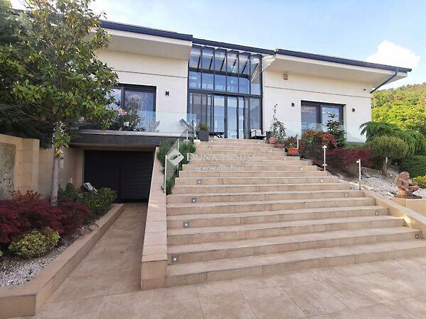 Fügefa, Budaörs 3. képe