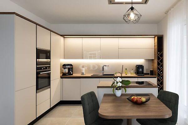 Az oladi dombon, csendes, Szombathely képe