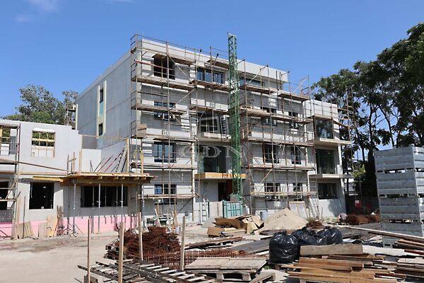 Laktanya, Komárom képe