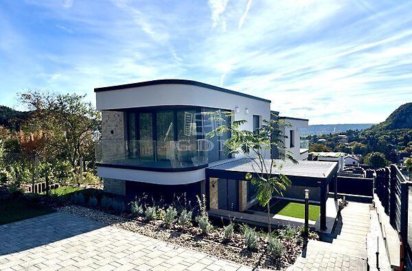 Fügefa, Budaörs képe