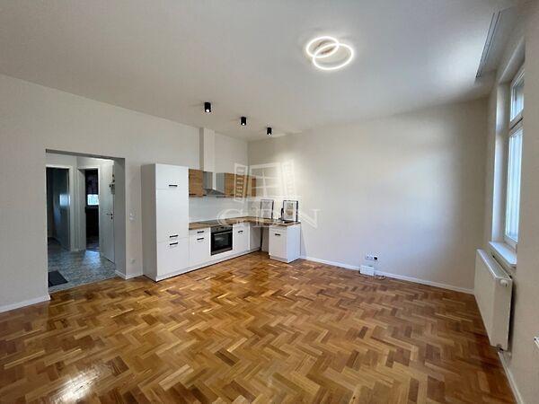 Károly, Székesfehérvár képe