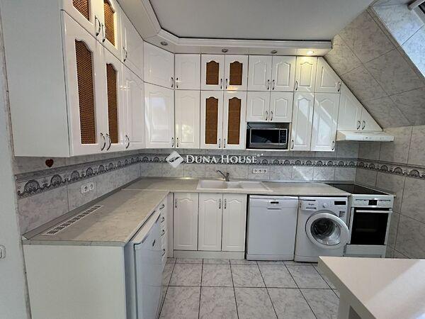 Erzsébet királyné, Tata 3. képe