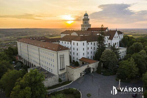 Pannonhalma képe