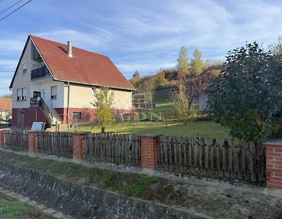 Tégla családi ház tóra néző, Kisbucsa 3. képe