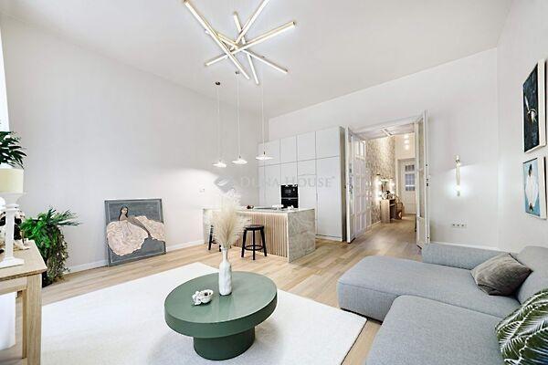 Október 6., Budapest, V. kerület 2. képe