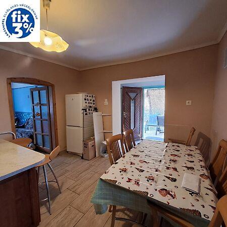 Judit Ingatlan és, Gomba képe