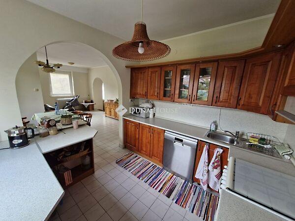 Szilágyi Erzsébet, Tata 3. képe