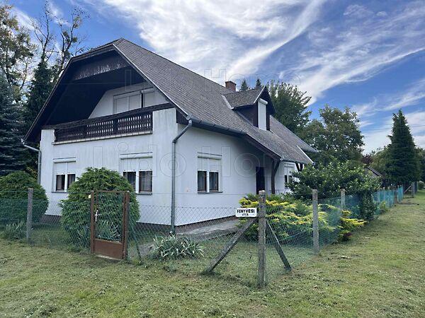 Balatonfenyves képe