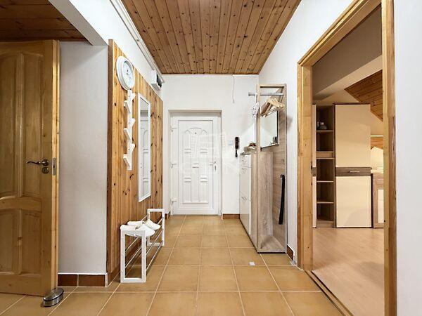 Püspök, Székesfehérvár 3. képe