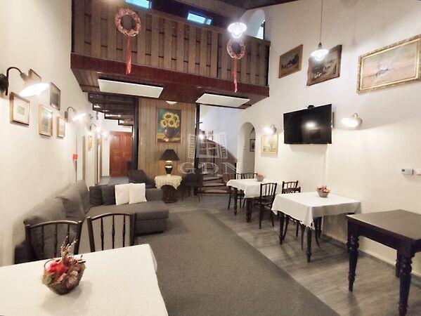 Ház panorámával, nagy, Eger 3. képe