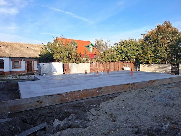 Pest, Kiskunlacháza 3. képe