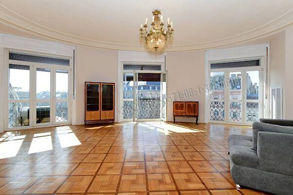 Károly, Budapest, VII. kerület 2. képe