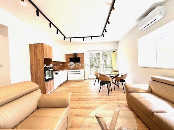 Semmelweis, Pécs 3. képe