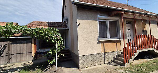 Sírkert, Jászberény 3. képe