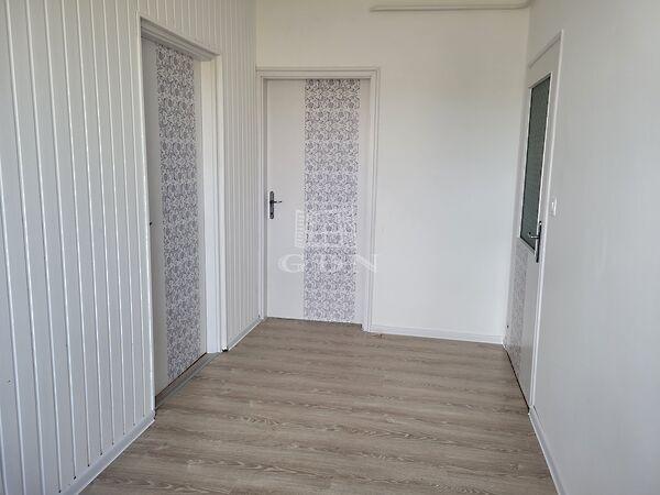 Patak parti, parkra néző, Szombathely 3. képe