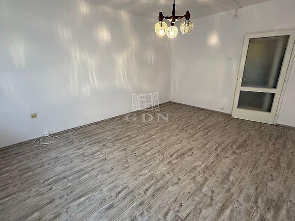 Kristály, Kecskemét 3. képe