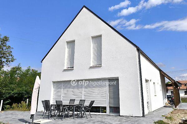 Petőfi, Ceglédbercel képe