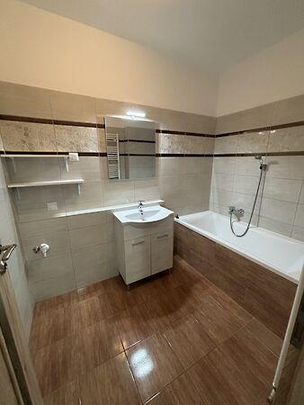 Fűtőház utca 11/C, Székesfehérvár 3. képe