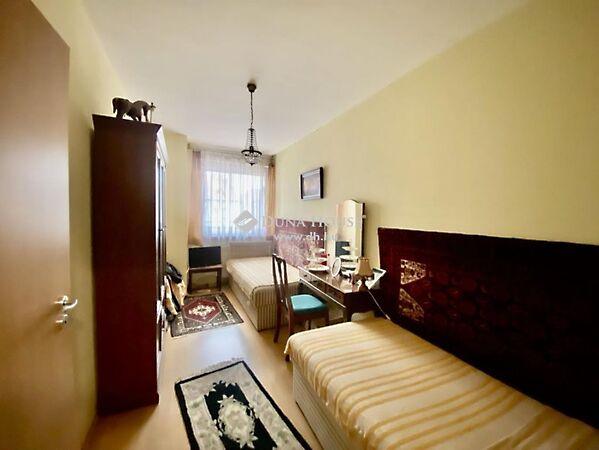 Király, Pécs 3. képe