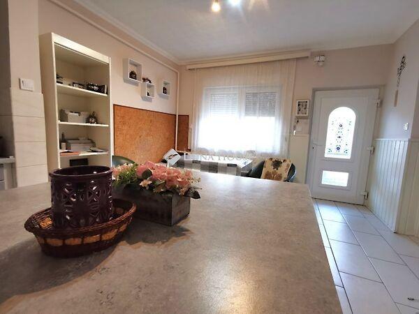 Pozsonyi, Esztergom képe