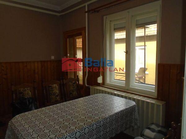 József Attila, Jászkarajenő 3. képe