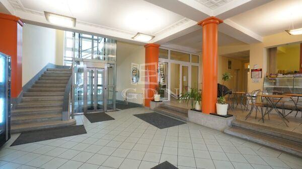 B+ kat.Irodaház I.em. 404m², Budapest, IV. kerület 2. képe