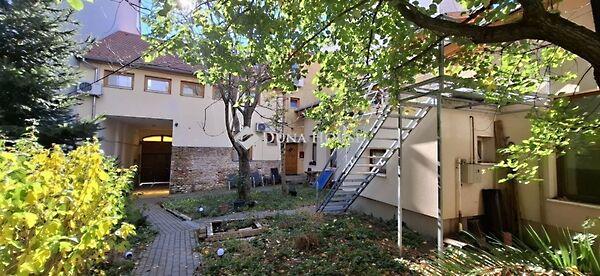 Alkotmány, Pécs 3. képe