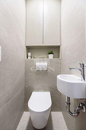 Zoltán, Budapest, V. kerület 2. képe