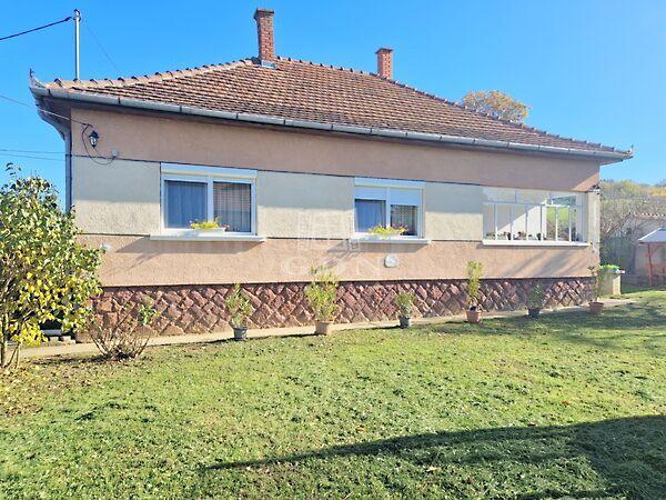 Nappali + 3 szobás családi, Kávás 3. képe