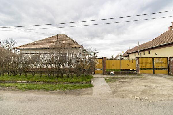 Csendes, Tóalmás képe