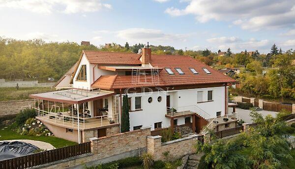 központhoz, Pákozd képe