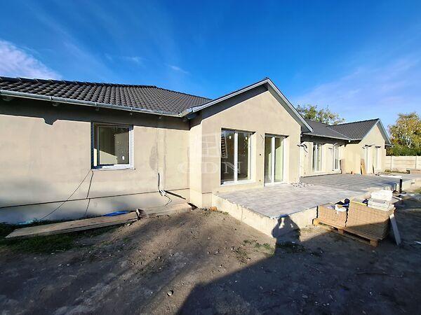 Pest, Kiskunlacháza képe