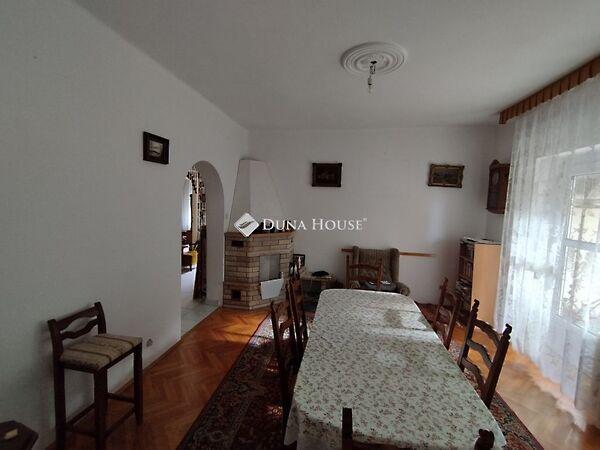 IV. Béla, Almásfüzitő képe