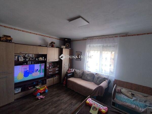 Bajcsy-Zsilinszky, Császár 2. képe