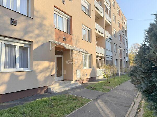 2. emeleti, kertvárosi tégla, Zalaegerszeg 3. képe