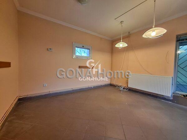 Tési, Várpalota 2. képe