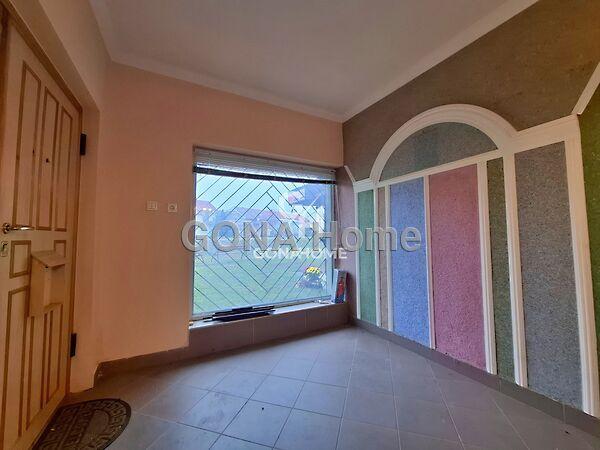 Tési, Várpalota 3. képe