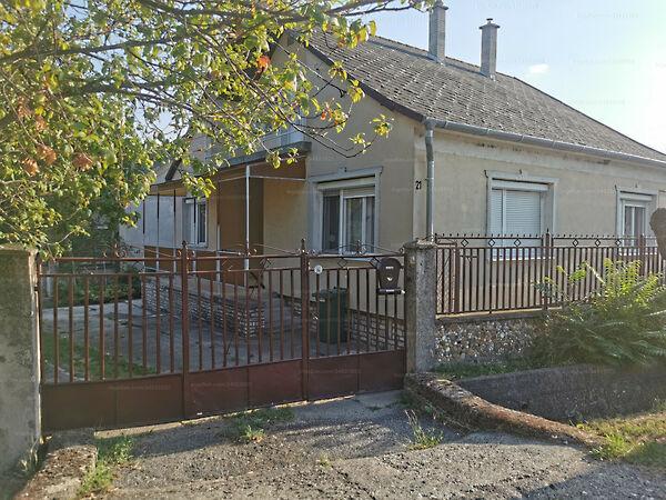 Fő utca, Öskü képe