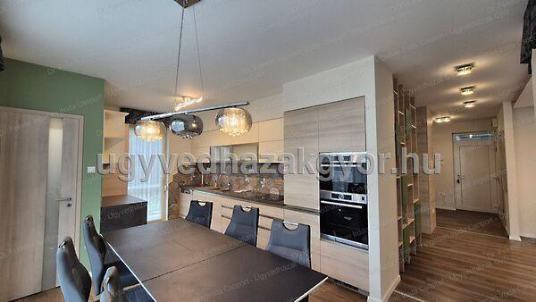 Alcedonia, Győr képe