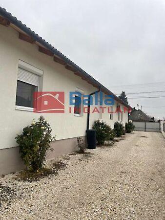 Dunapart közelében újépítésű ikerház, Szigetszentmiklós 3. képe