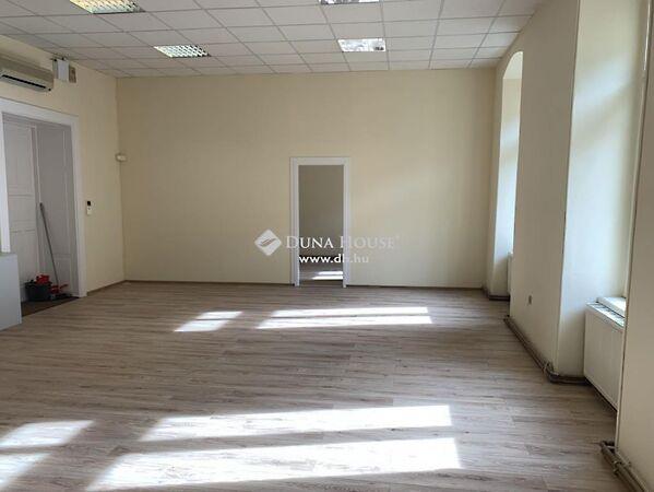 Király, Pécs 2. képe