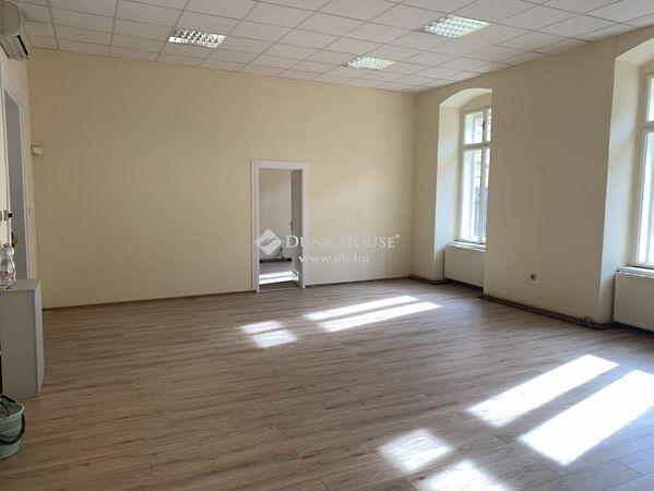 Király, Pécs 3. képe