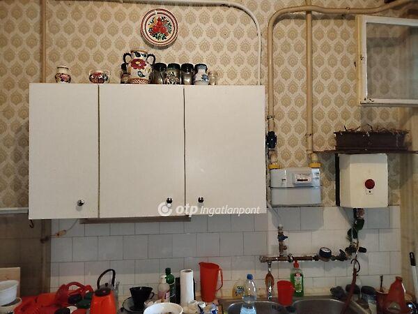 Alkotmány, Pécs 3. képe