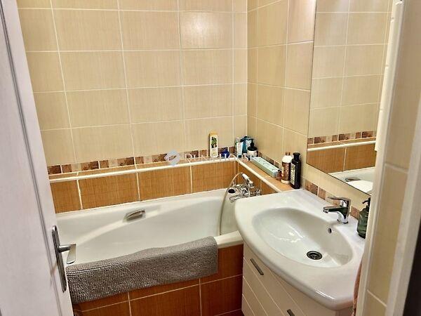 Balaton, Budapest, V. kerület 3. képe