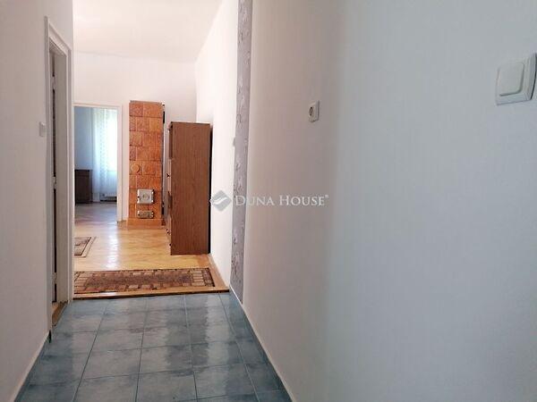 Anna, Komló 2. képe