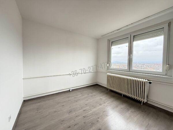 Népek barátsága, Oroszlány 3. képe