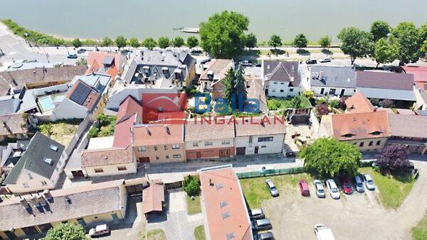 Dunapart, Vác képe