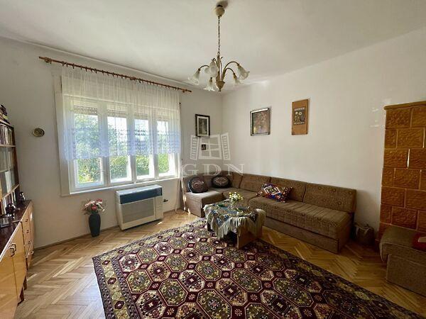 Központi, Perőcsény 3. képe